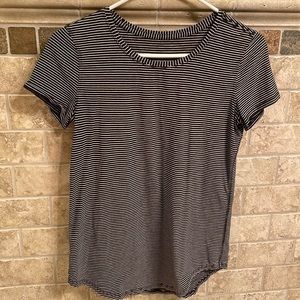Lululemon Relaxed T-Shirt Size 6
